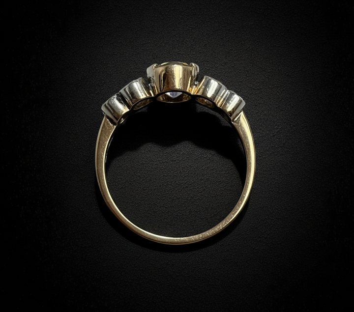 Anello a Fascia con Zaffiro e Diamanti