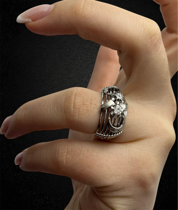 Anello Bombato "Mille Fili", con diamanti.