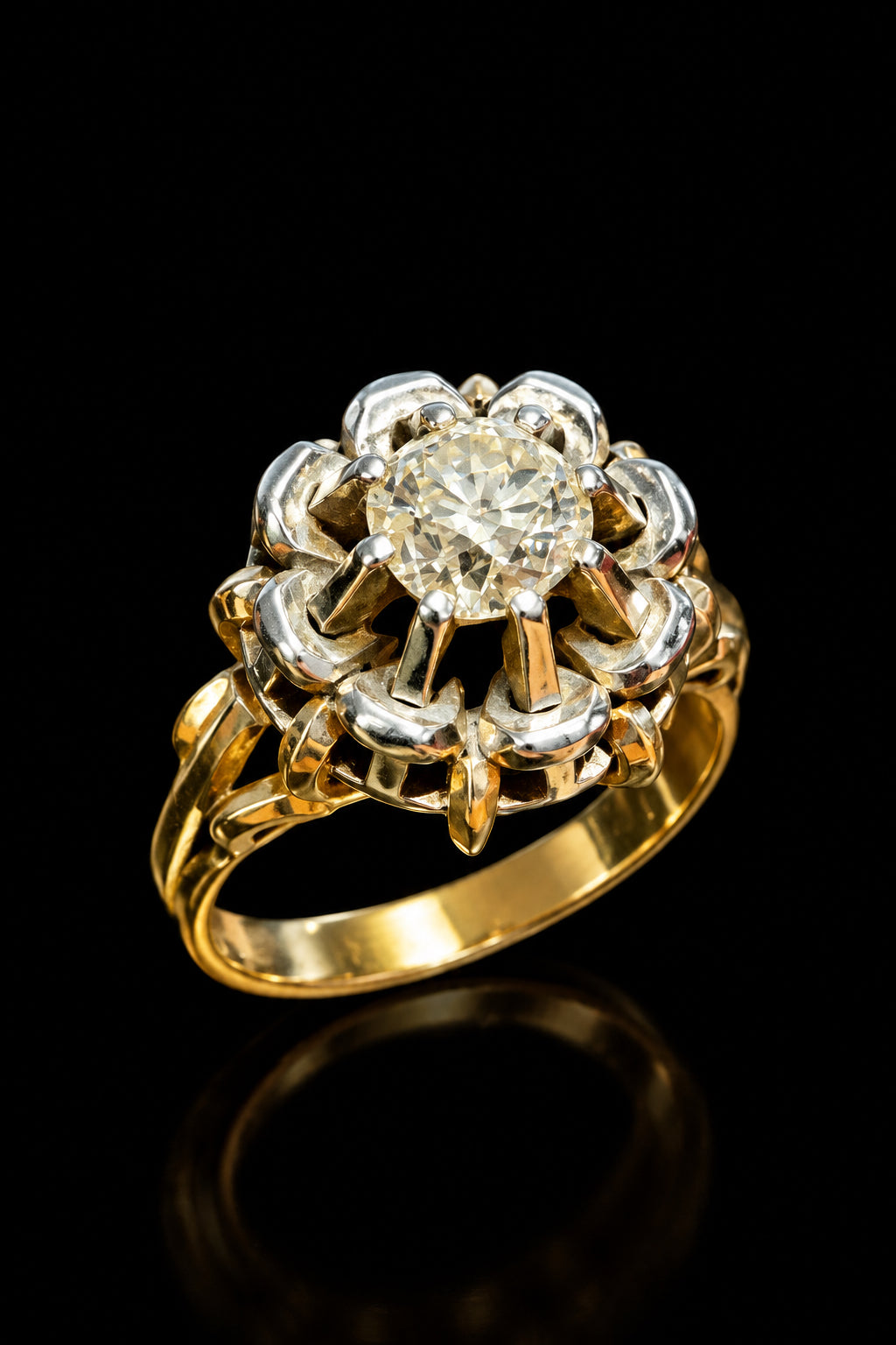 Anello vintage con diamante centrale a solitario
