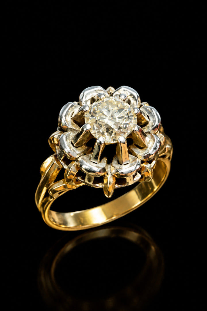 Anello vintage con diamante centrale a solitario