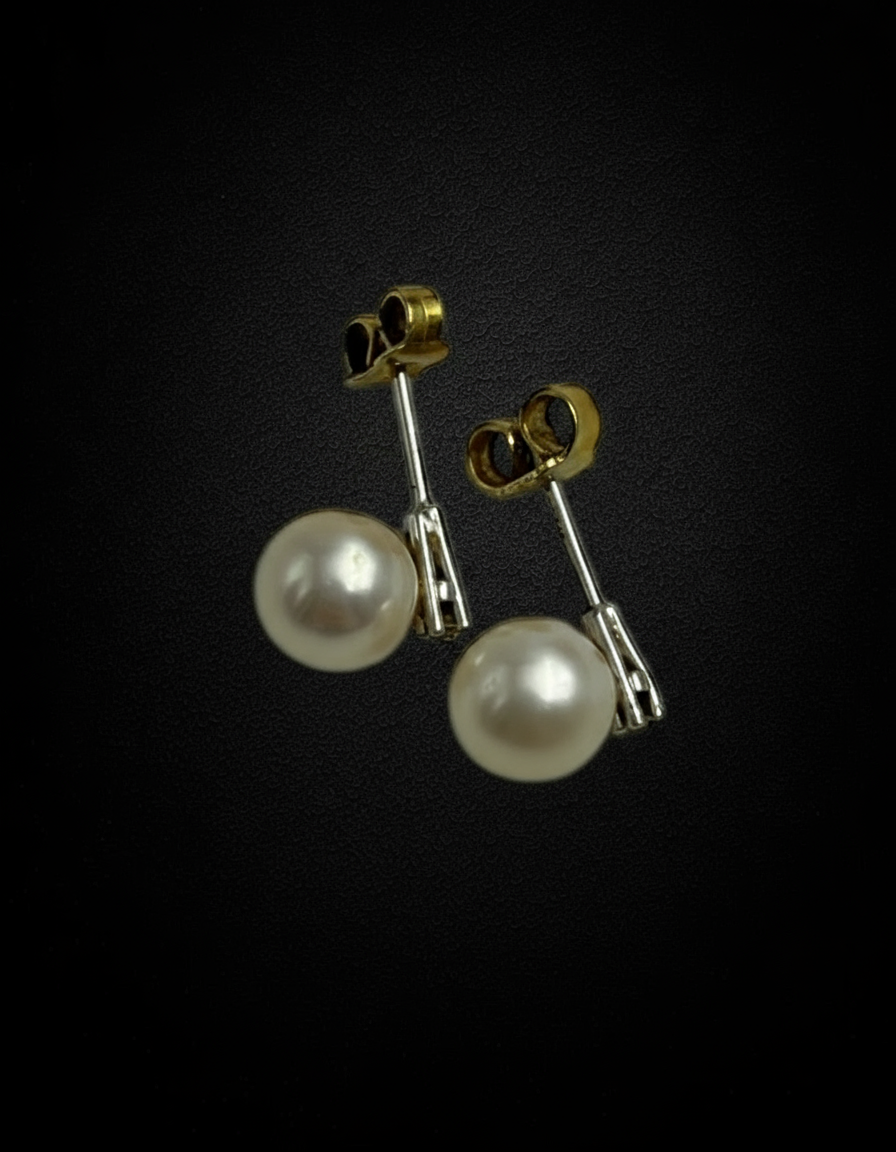 Orecchini di Perla con Diamanti al Lobo