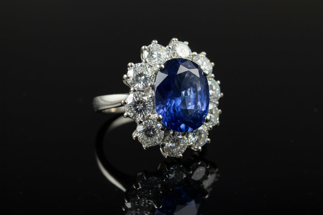 Sfavillante Anello Zaffiro e Diamanti