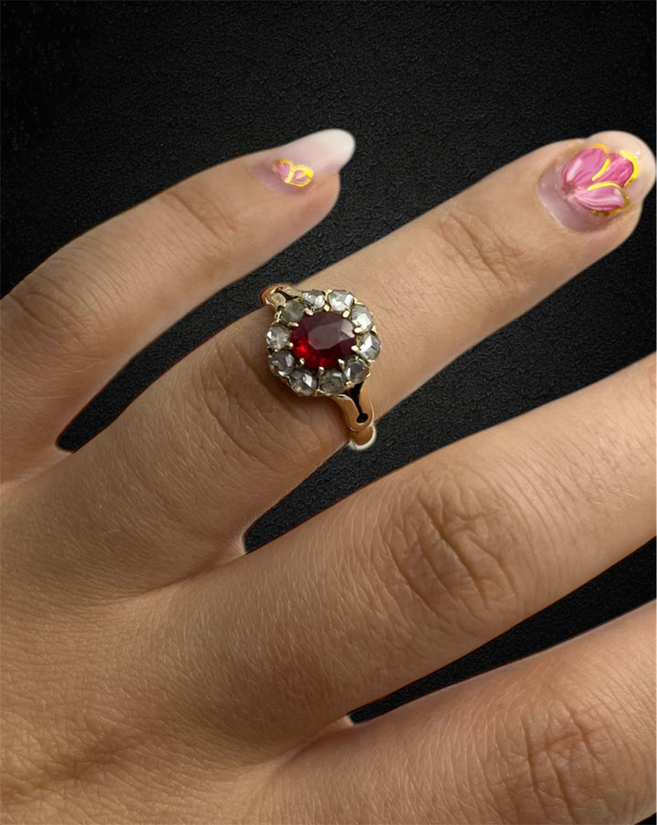 Anello Austro-Ungarico con Rubino e Diamanti