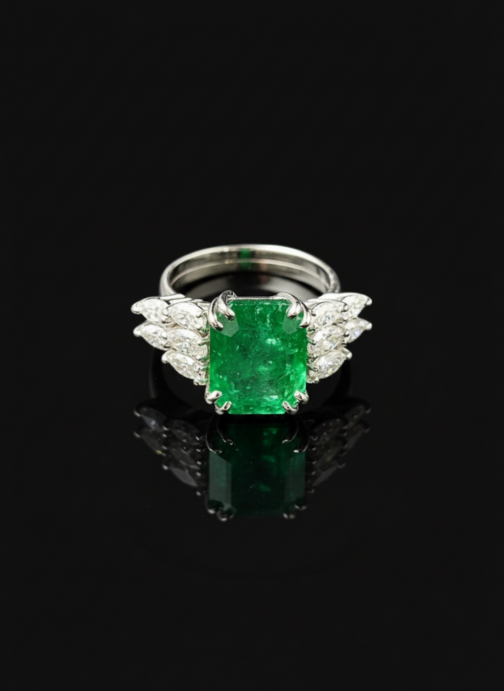 Strepitoso Anello con Smeraldo di Nostra Creazione