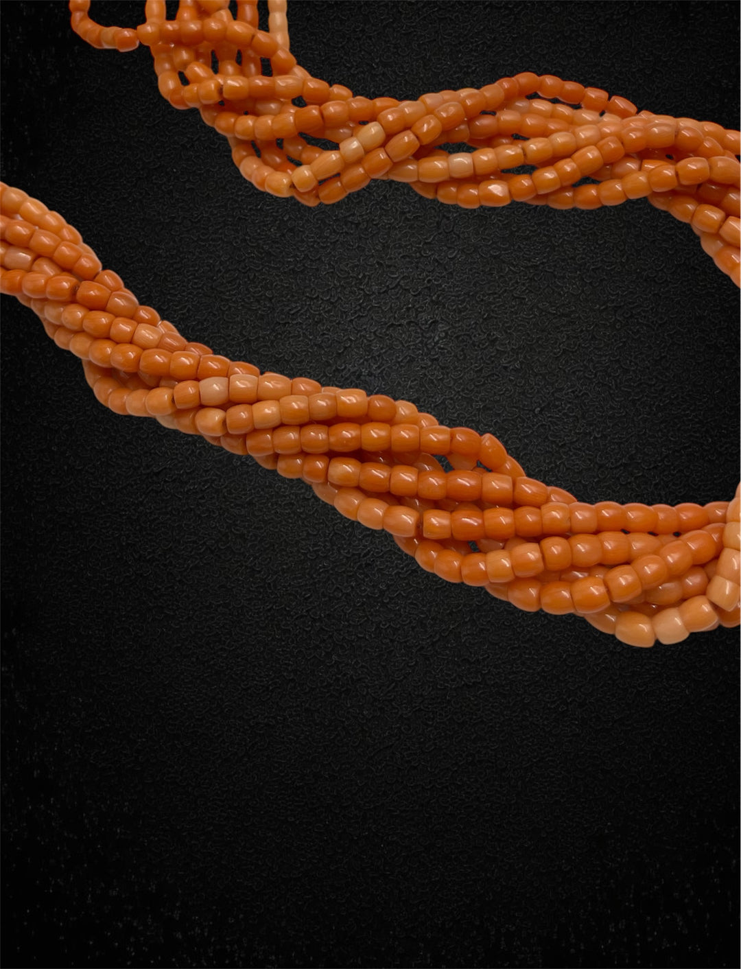 Collana in corallo, chiusura in oro giallo 18K