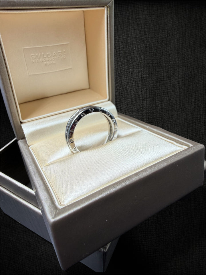Bvlgari B.zero1 – Anello in Oro Bianco con Pavé di Diamanti