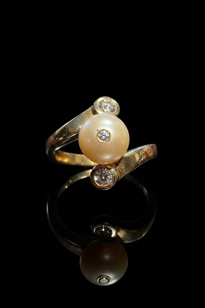 Anello vintage in oro con perla e diamanti