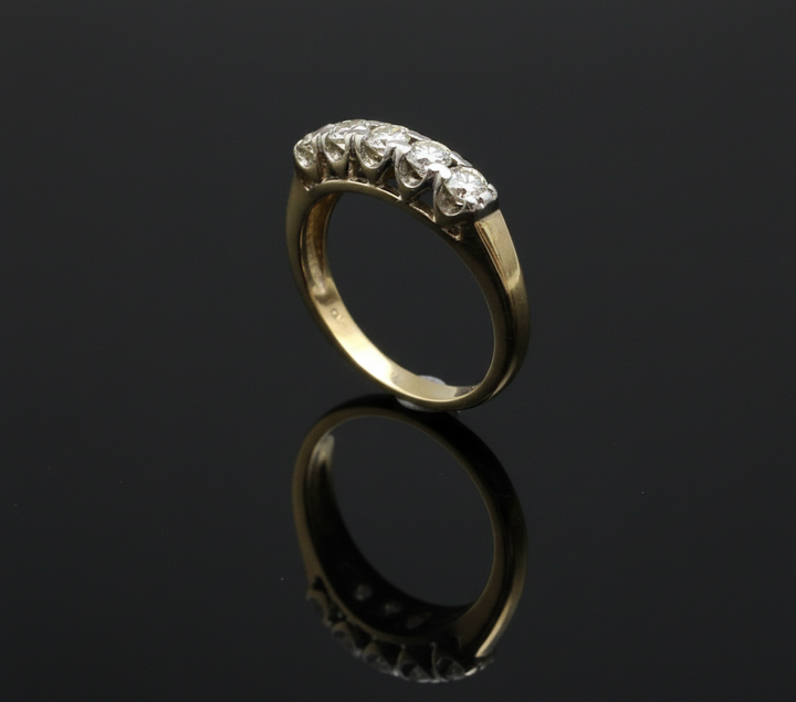 Anello Riviere in Oro Bianco