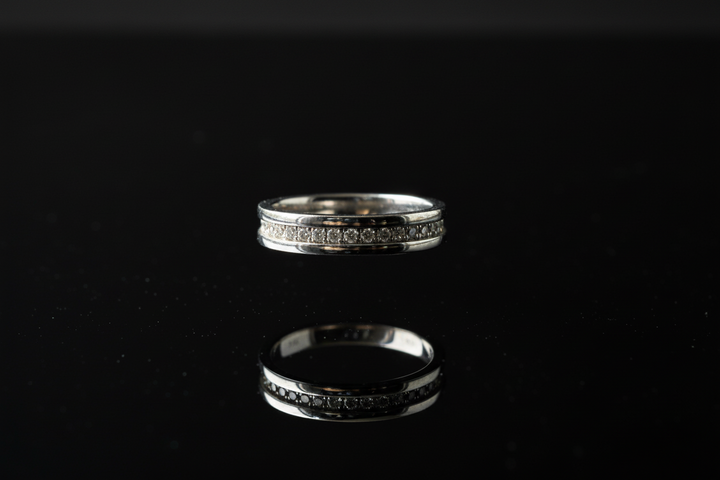 Bvlgari B.zero1 – Anello in Oro Bianco con Pavé di Diamanti