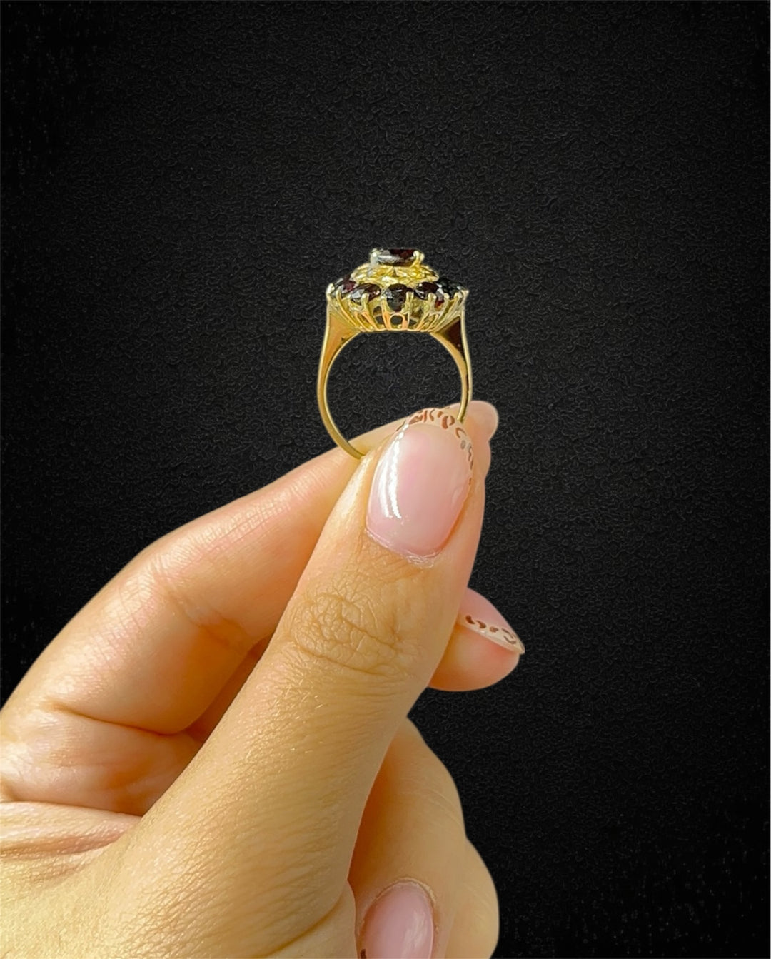 Maestoso Anello con Granato Piropo