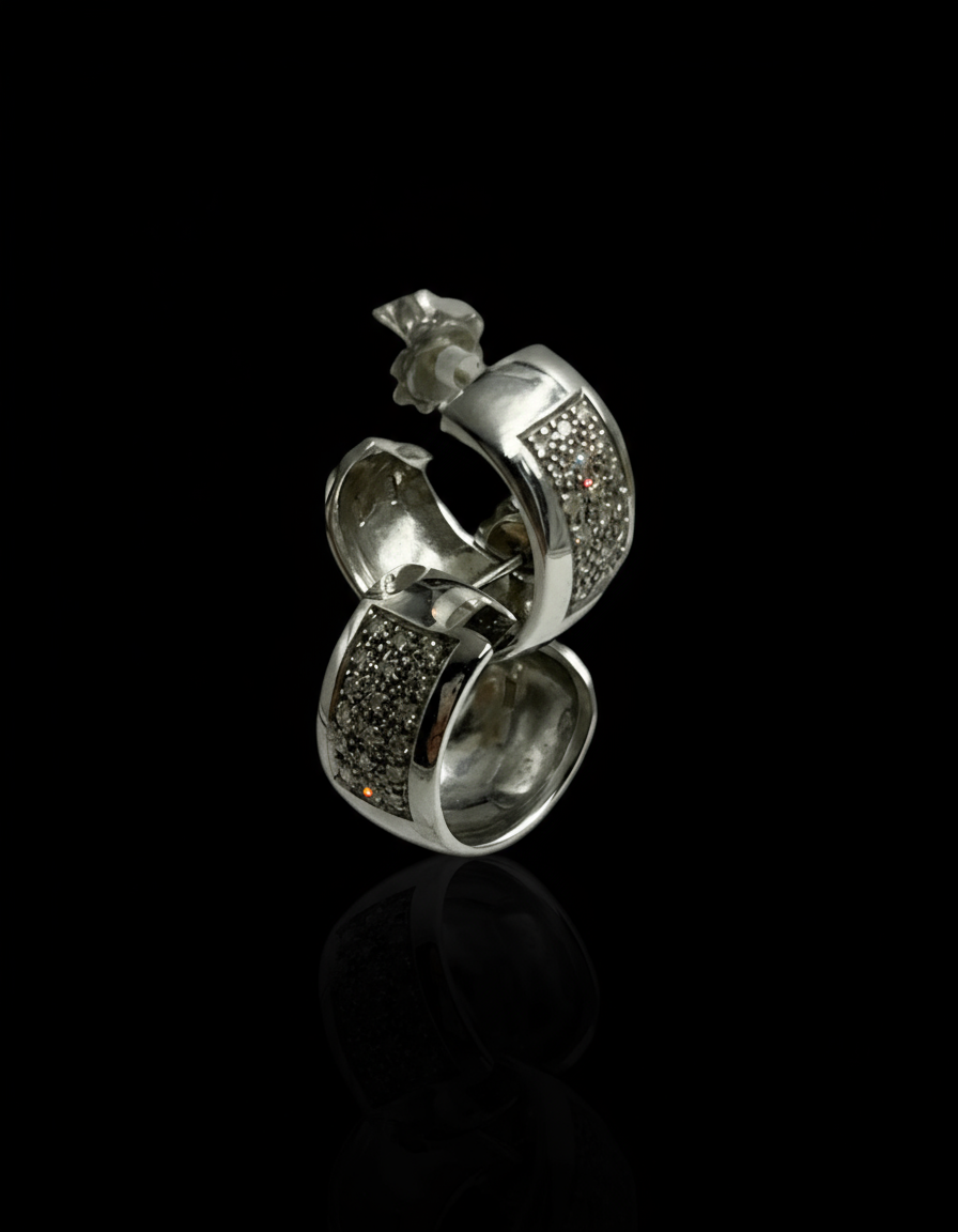 Orecchini in oro bianco con diamanti, anni '90