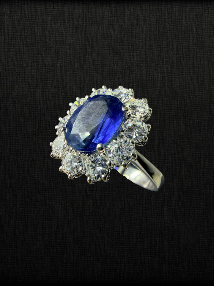 Sfavillante Anello Zaffiro e Diamanti