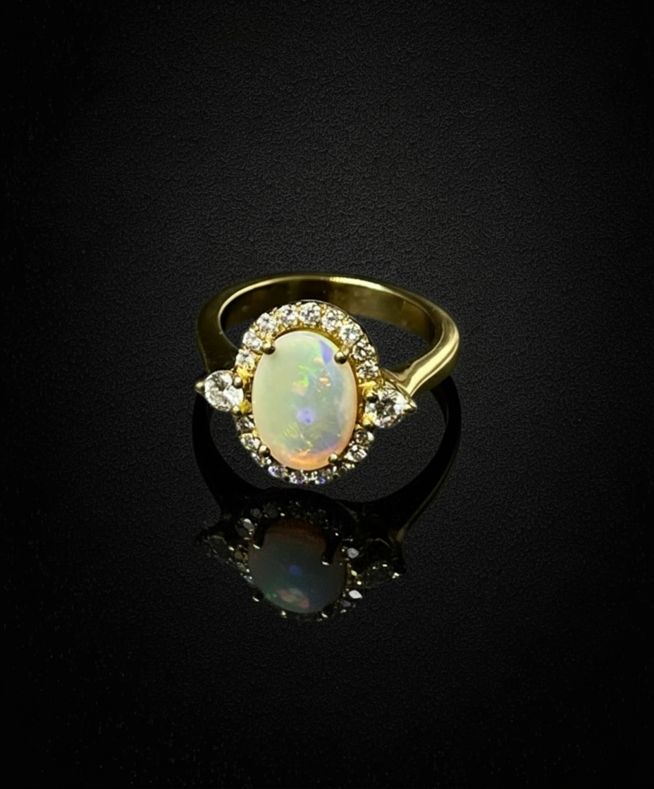 Anello con Opale Arlecchino e Diamanti