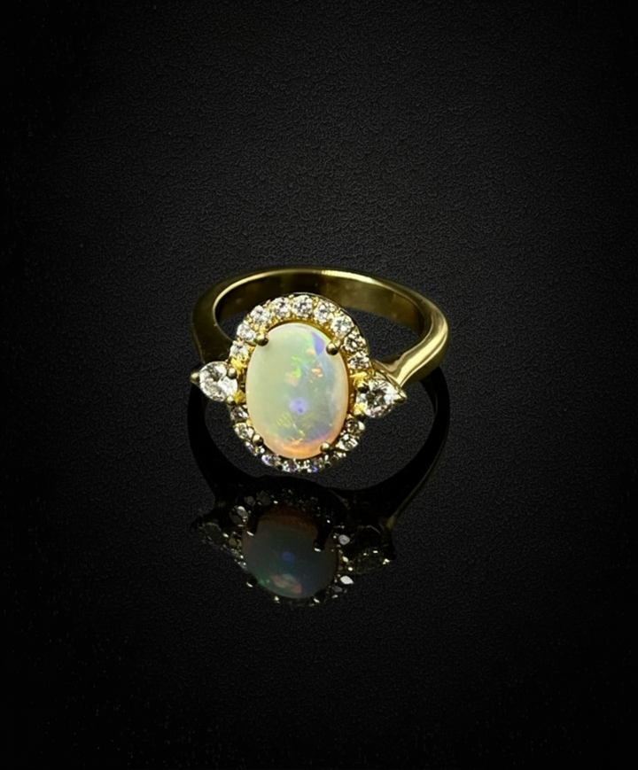 Anello con Opale Arlecchino e Diamanti