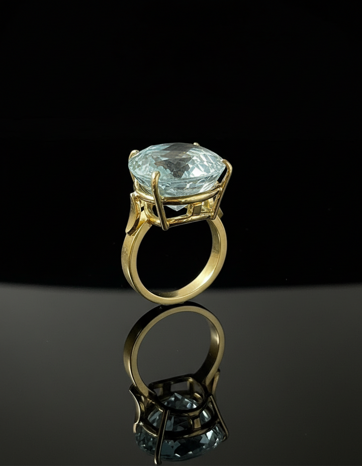 Anello Artigianale con Topazio Azzurro