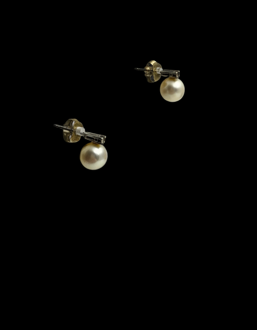 Orecchini di Perla con Diamanti al Lobo