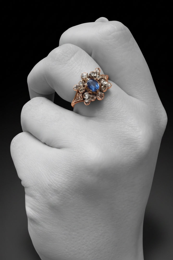 Anello stellato anni ’30 con zaffiro e diamanti naturali