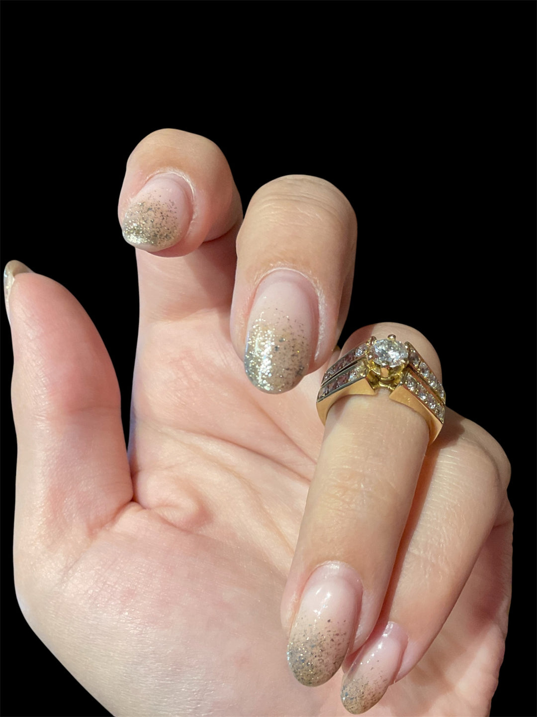 Anello Solitario ct. 0,73 in Oro, contorno diamanti