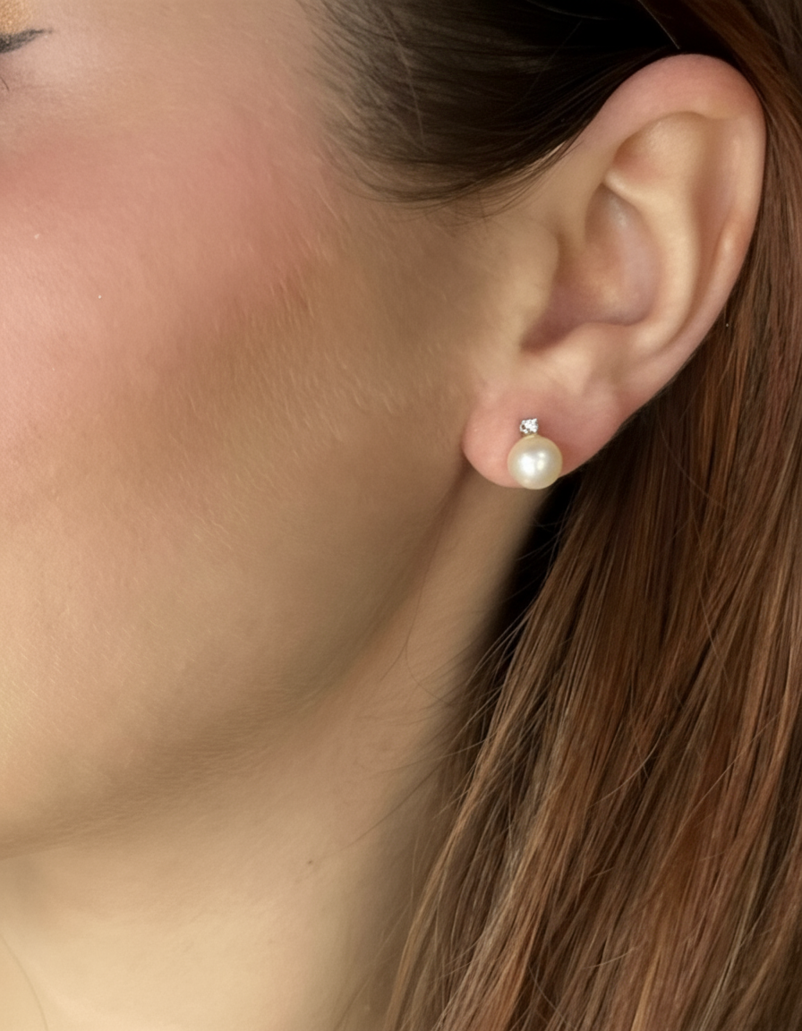 Orecchini di Perla con Diamanti al Lobo