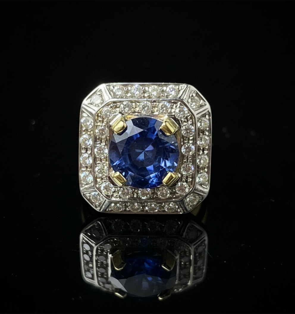 Anello Ottagonale con Zaffiro Verneuil e Diamanti