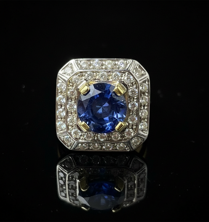 Anello Ottagonale con Zaffiro Verneuil e Diamanti