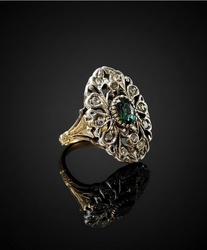 Anello in Stile Barocco con Peridot e Diamanti