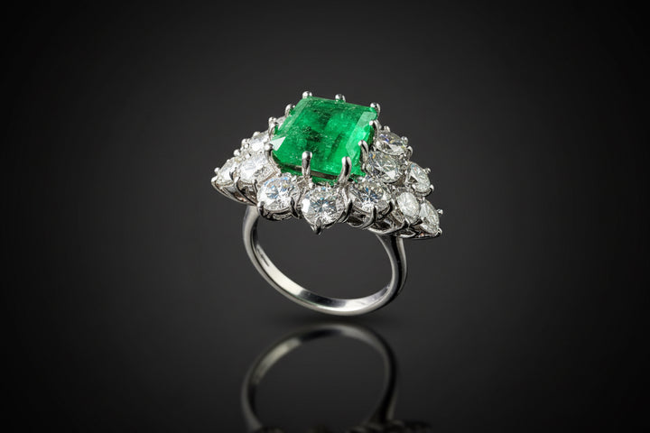 Principesco Anello Smeraldo e Diamanti