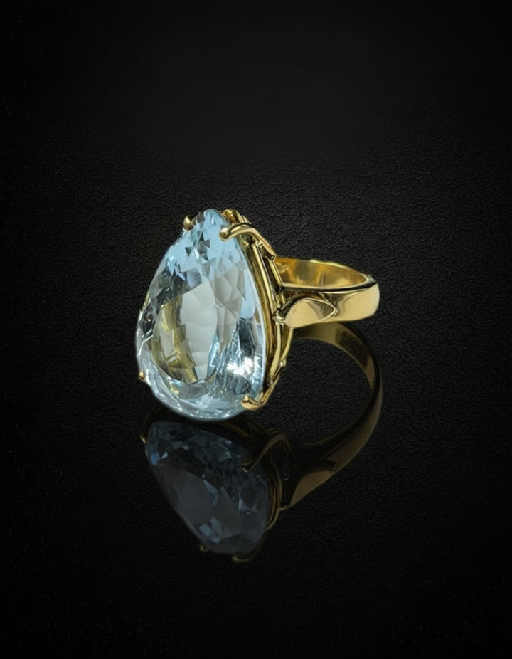Anello Artigianale con Topazio Azzurro