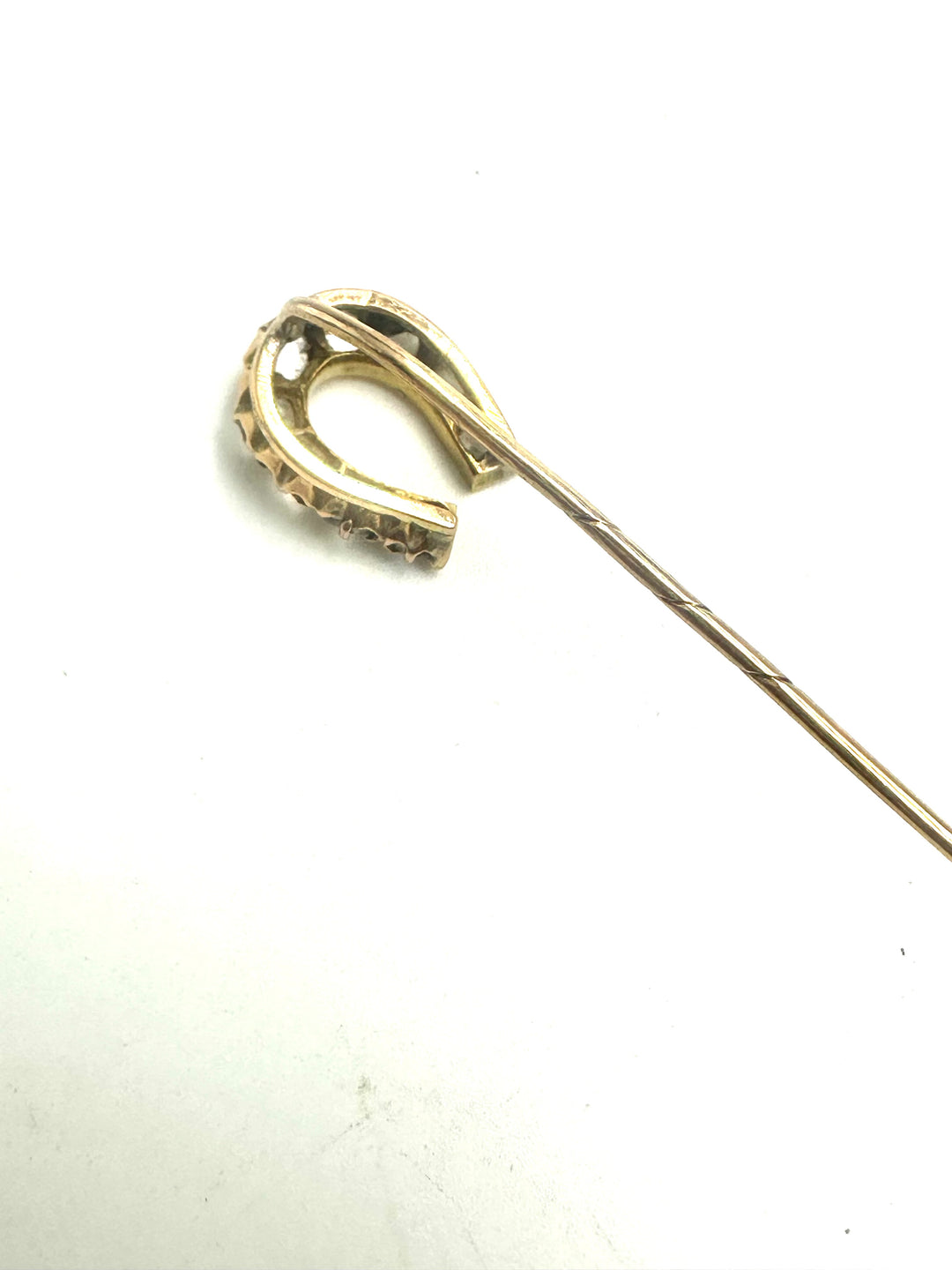 Spillone da cravatta austroungarico, in oro rosa, a ferro di cavallo