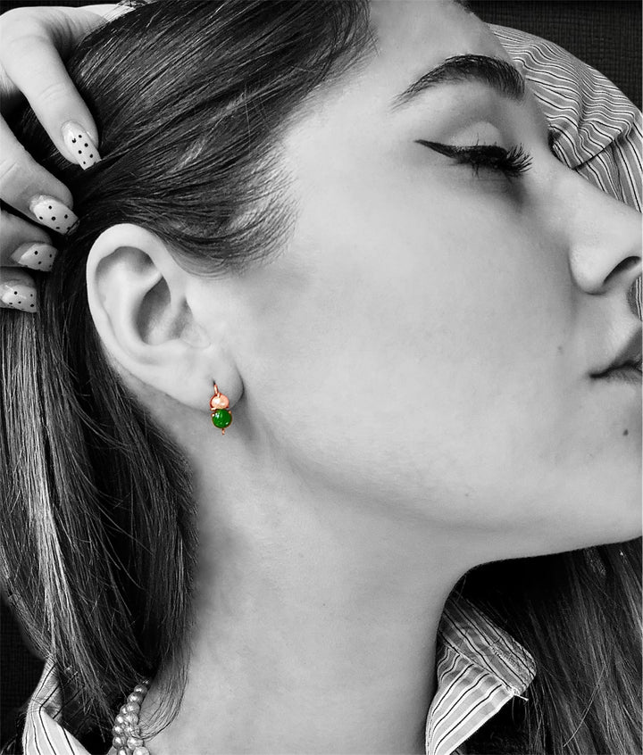 Orecchini in Oro Giallo 18K con Smeraldo e Perla Naturale