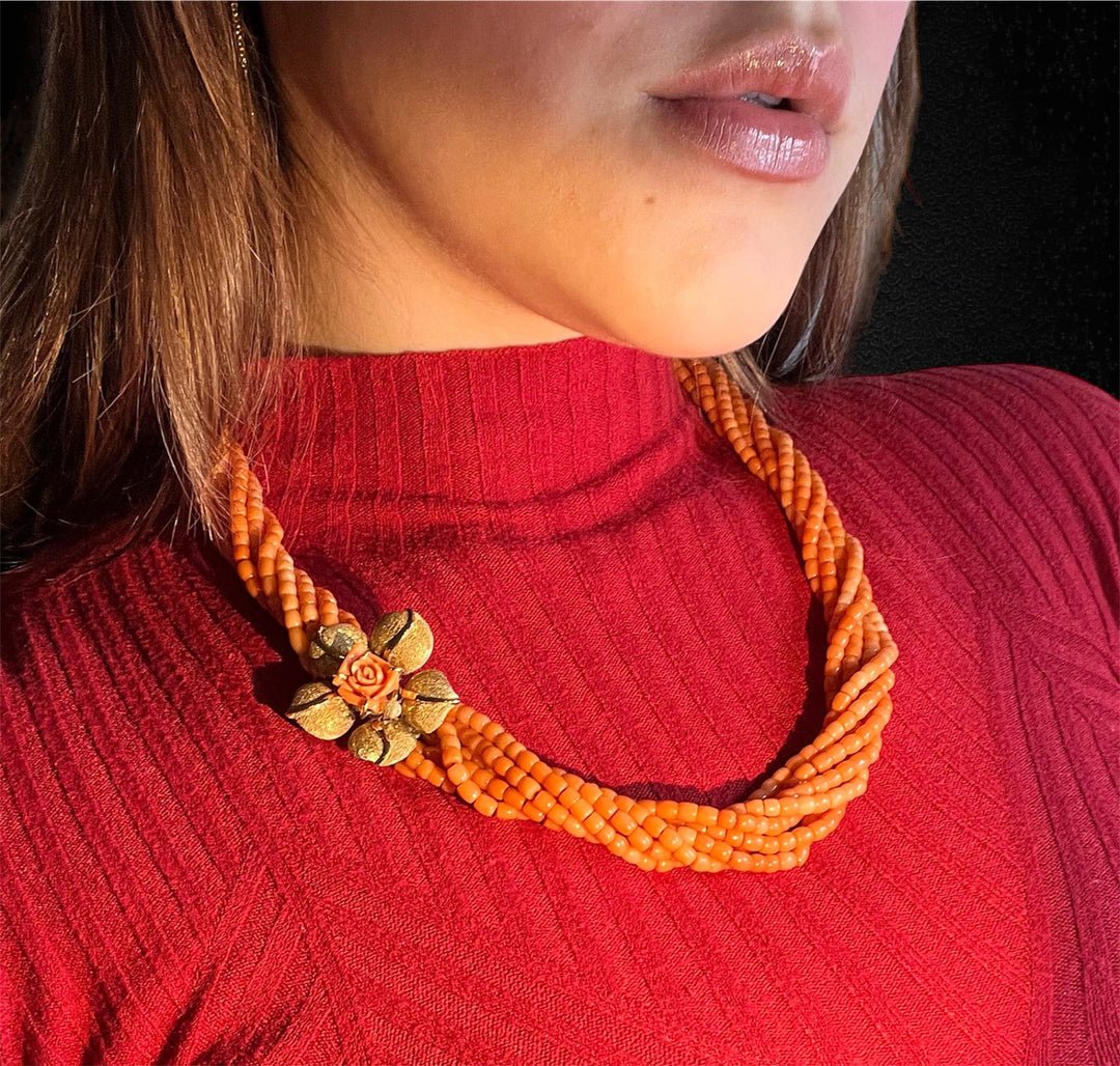 Collana in corallo, chiusura in oro giallo 18K