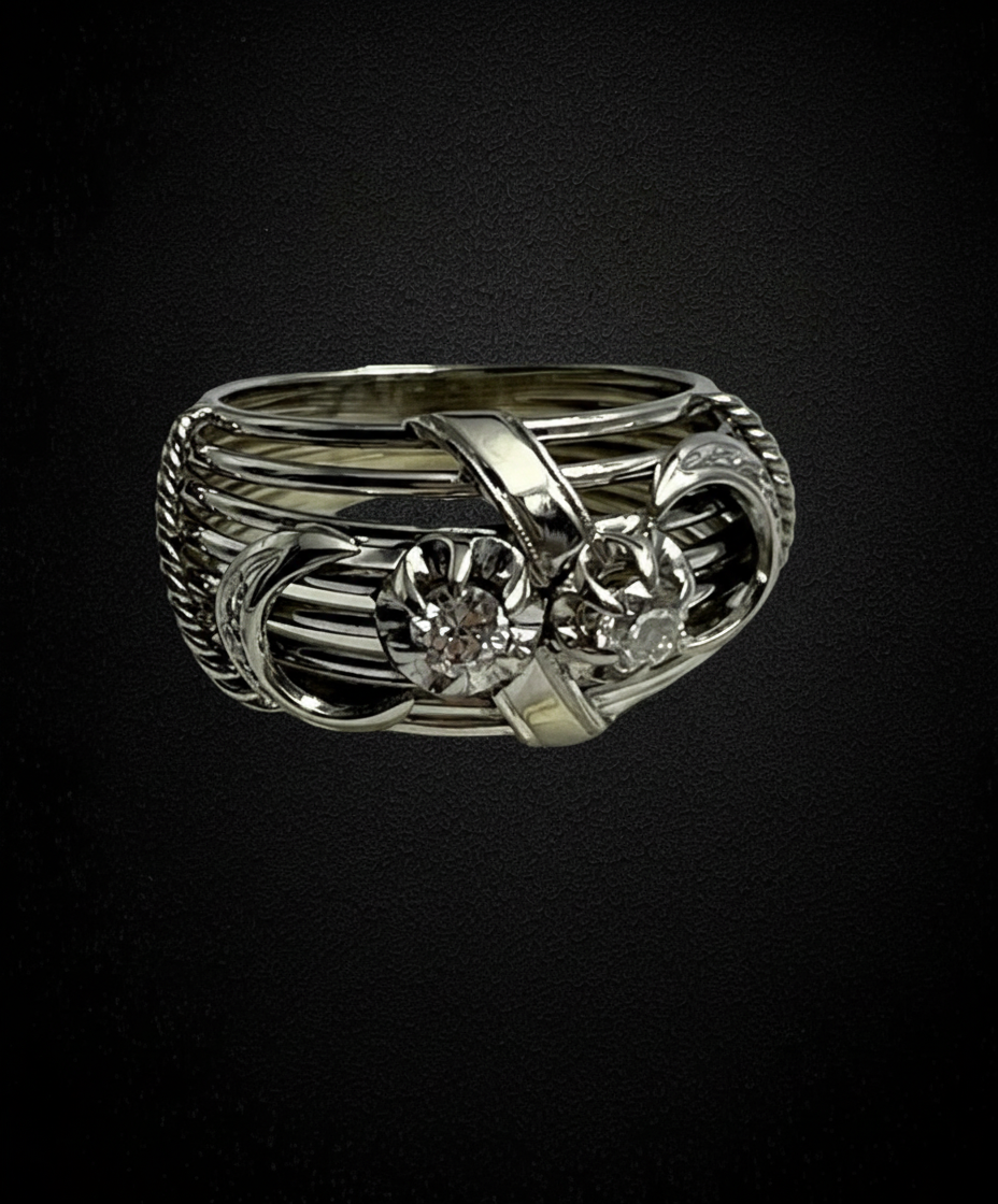 Anello Bombato "Mille Fili", con diamanti.