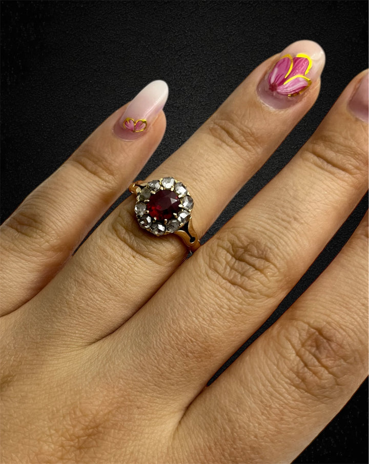 Anello Austro-Ungarico con Rubino e Diamanti