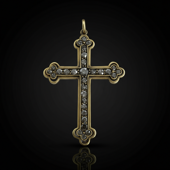 Croce Pendente con Diamanti