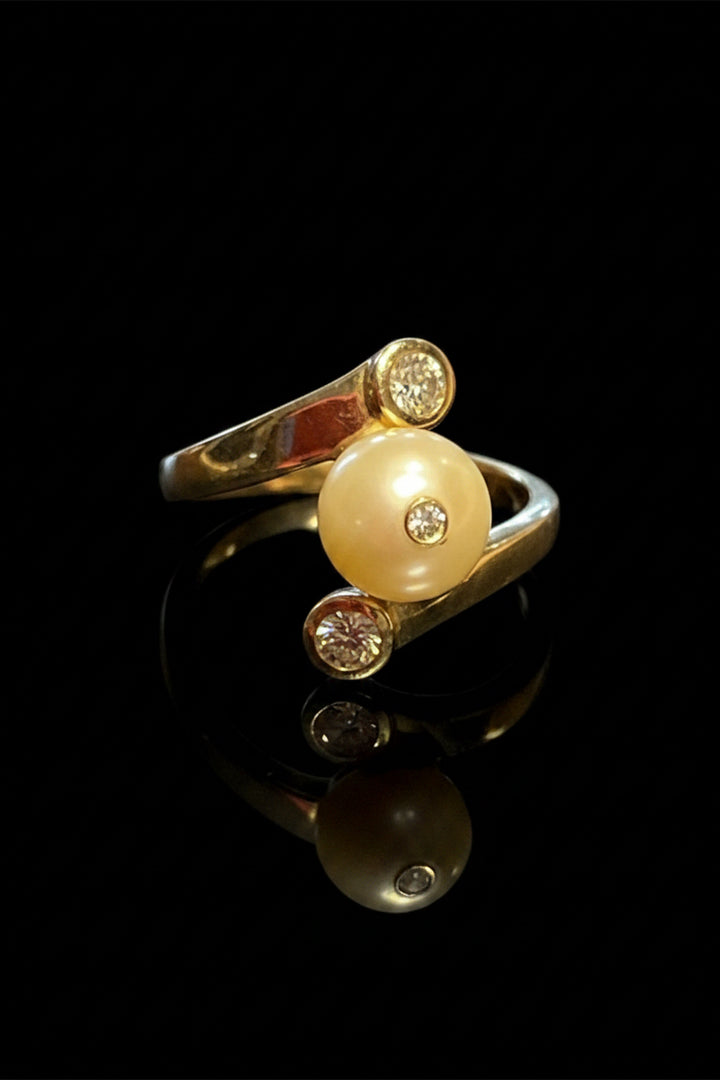 Anello vintage in oro con perla e diamanti