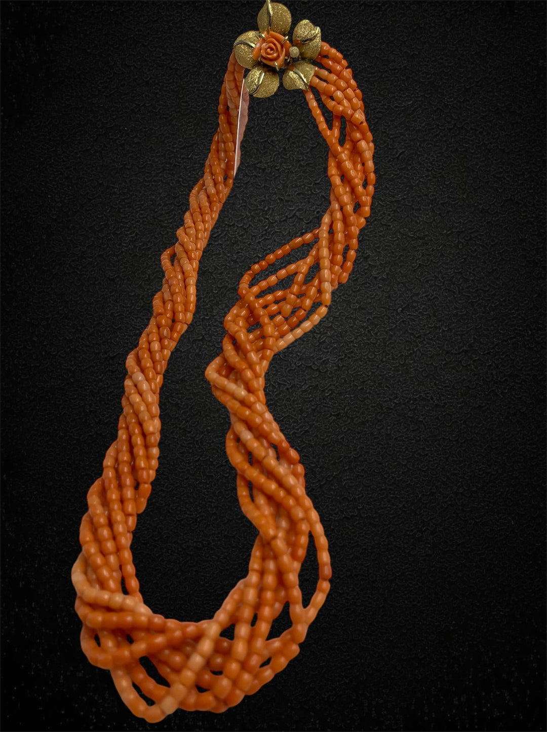 Collana in corallo, chiusura in oro giallo 18K