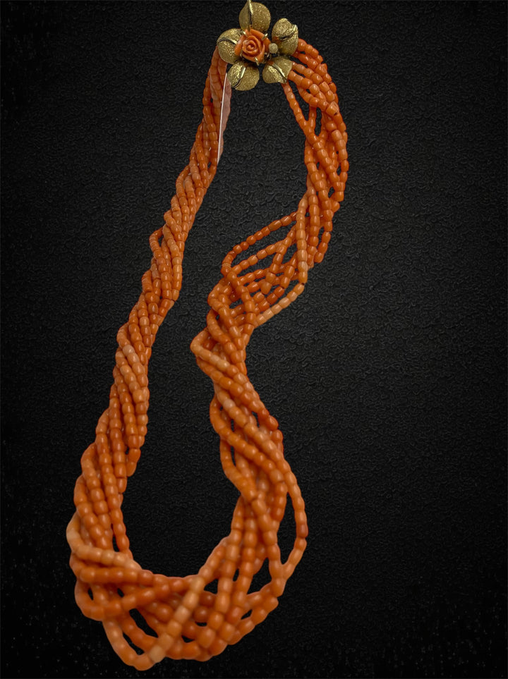 Collana in corallo, chiusura in oro giallo 18K