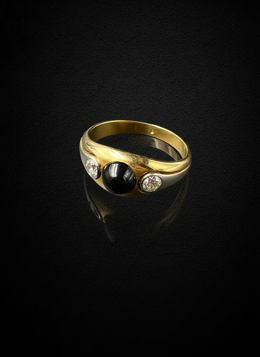 Anello a Fascia con Zaffiro Cabochon e Diamanti