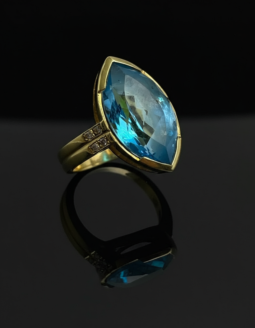 Anello con Topazio Marquise e Diamanti