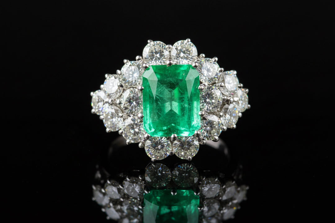 Principesco Anello Smeraldo e Diamanti