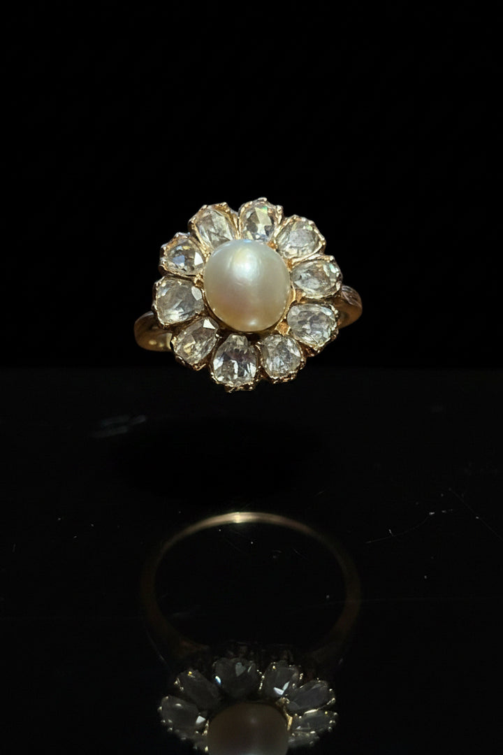 Anello austro-ungarico con perla e diamanti taglio rosa, fine '800