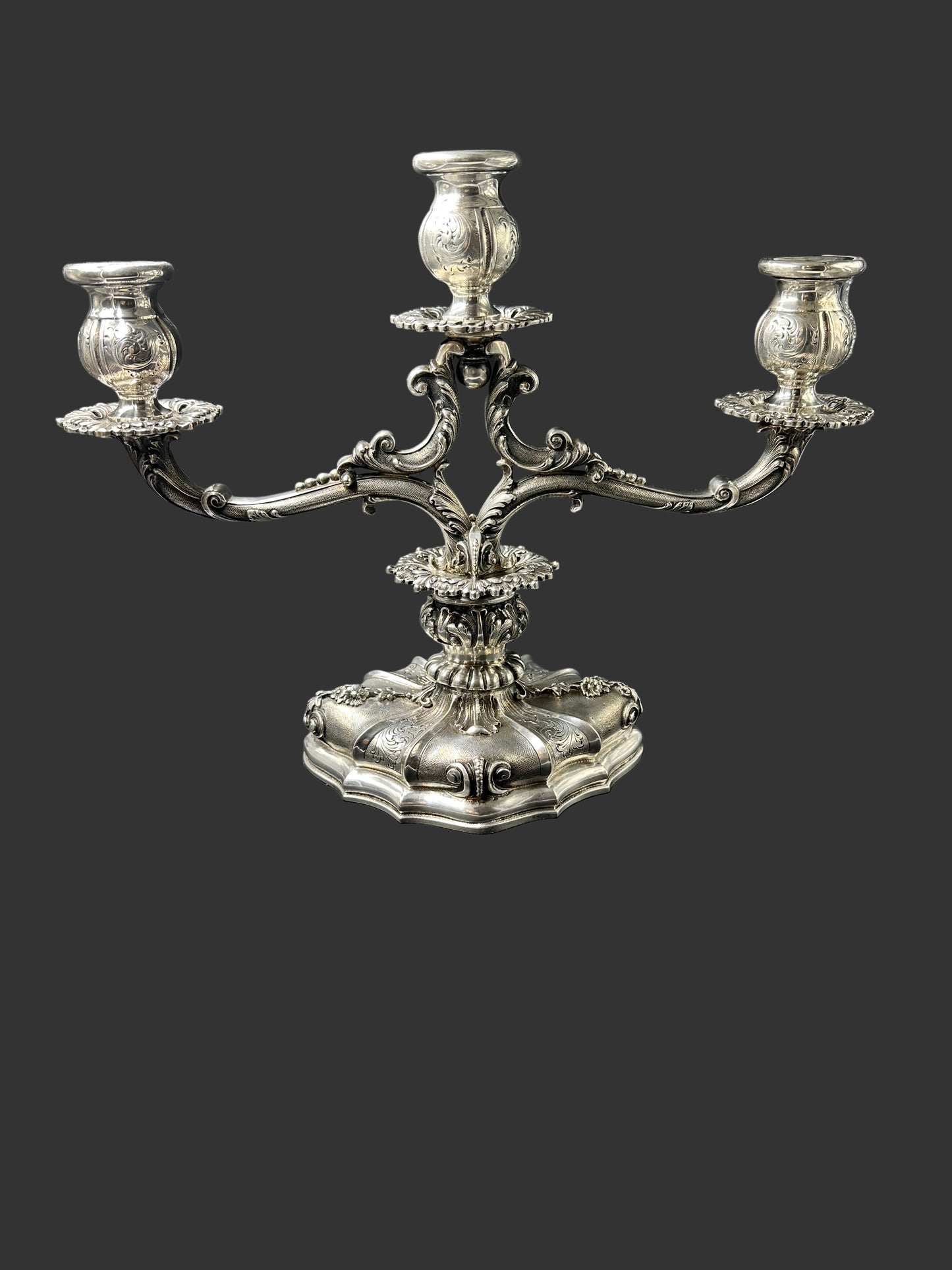 Candelabro in argento a tre braccia – VALLE' & GANDINI, Milano