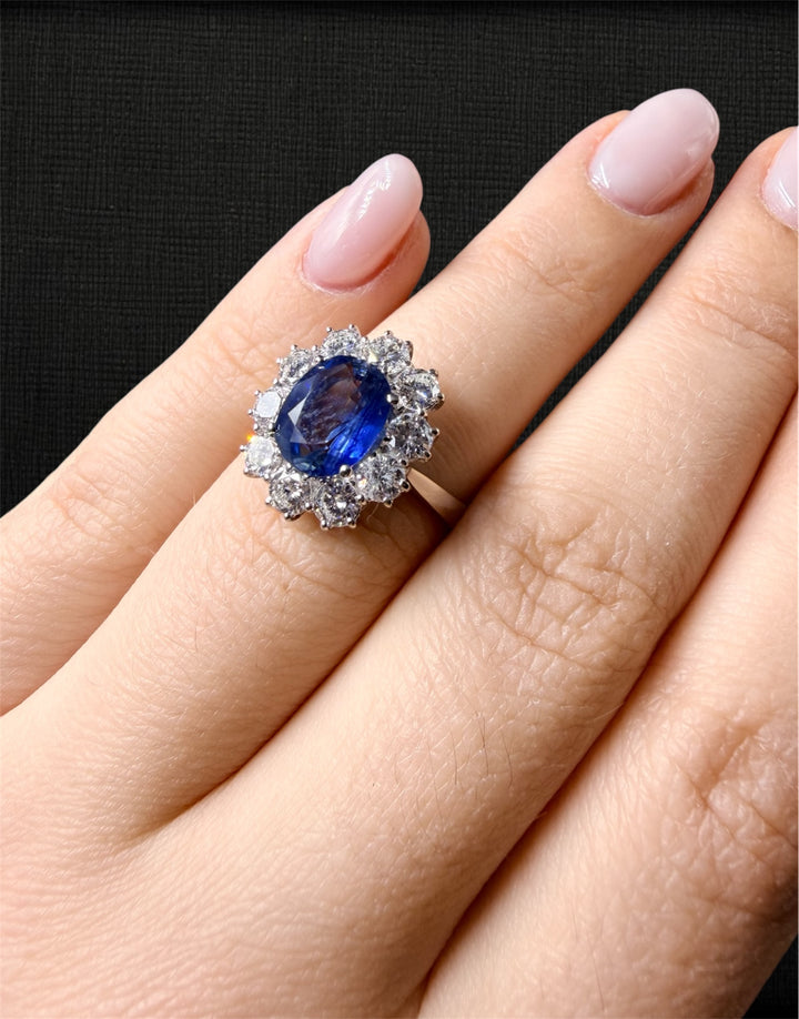 Sfavillante Anello Zaffiro e Diamanti