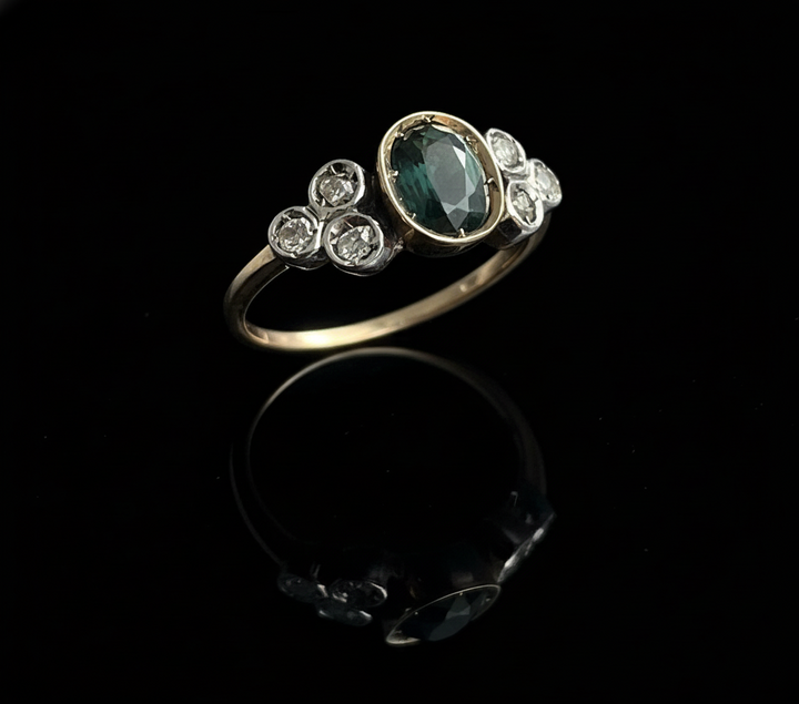 Anello a Fascia con Zaffiro e Diamanti