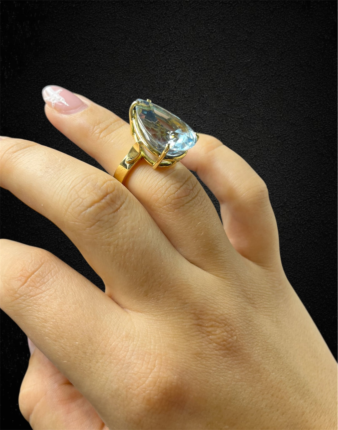 Anello Artigianale con Topazio Azzurro