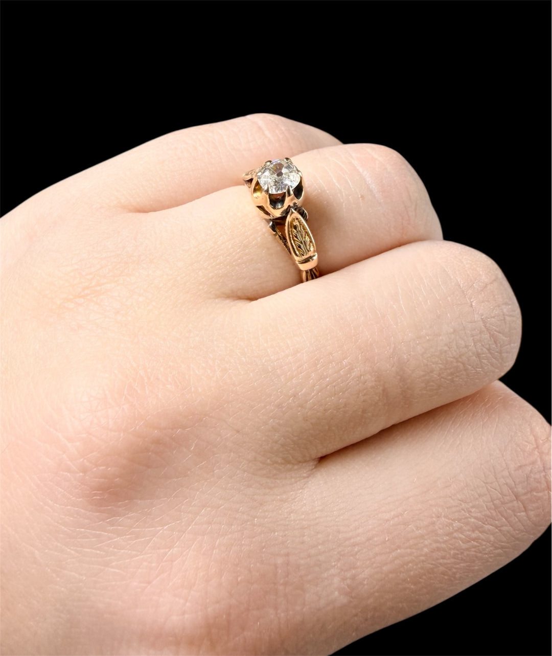 Anello in Oro Giallo con Diamante – Anni Trenta