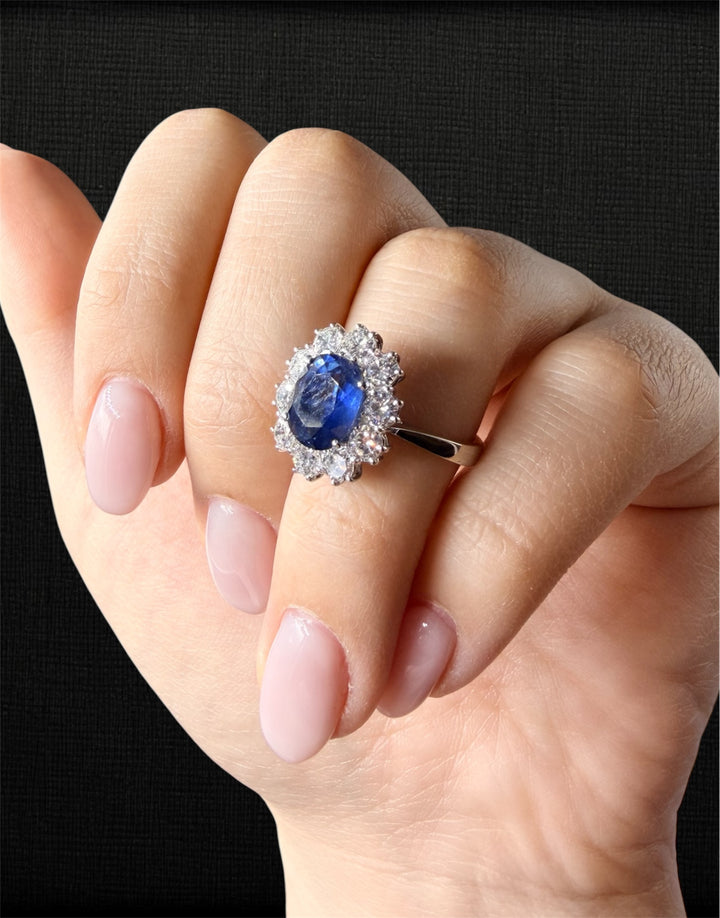 Sfavillante Anello Zaffiro e Diamanti