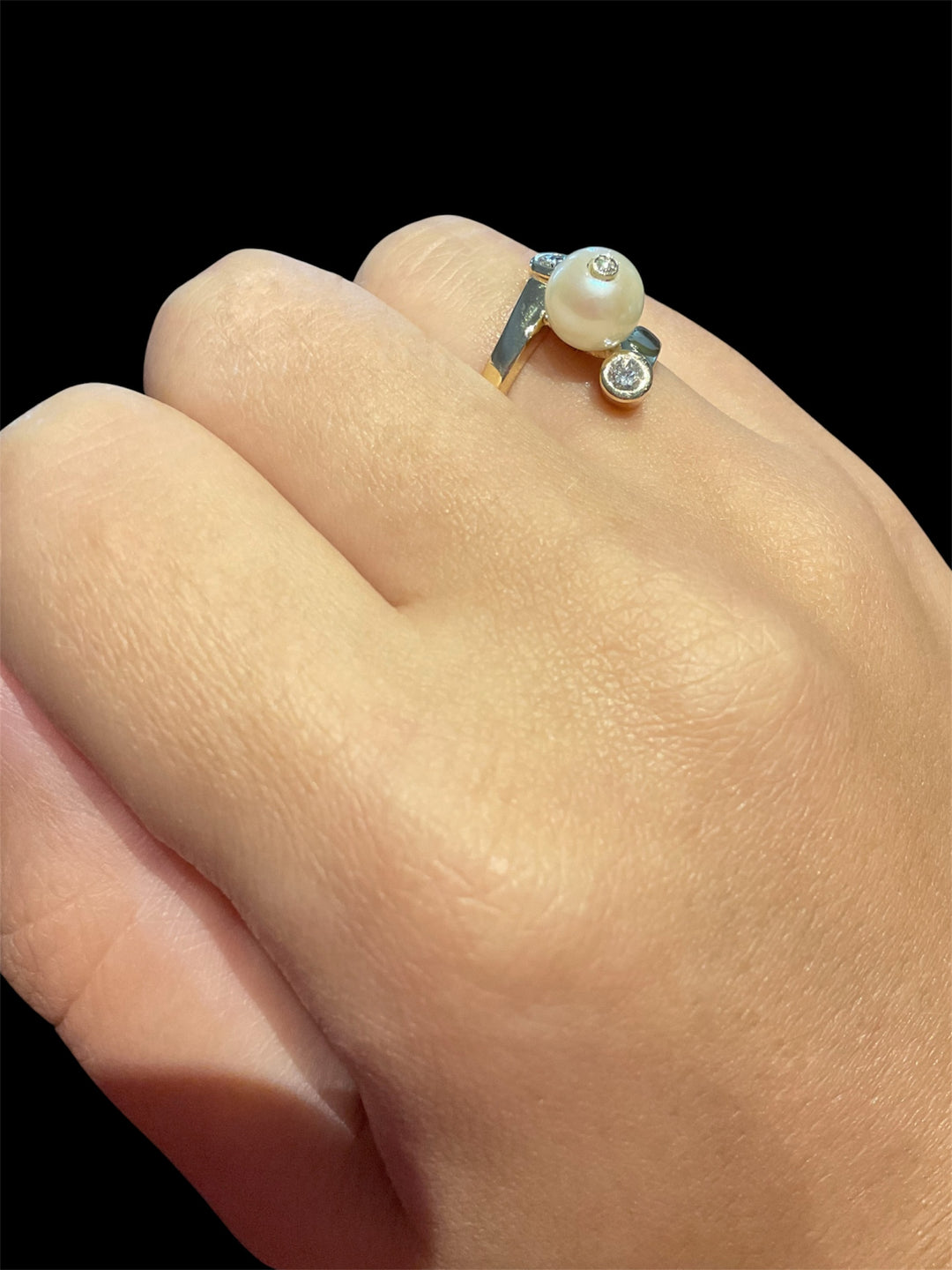 Anello vintage in oro con perla e diamanti