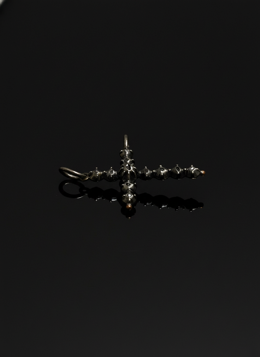 Croce di Stile Gotico con Diamanti a “Rosa”, XVIII secolo.