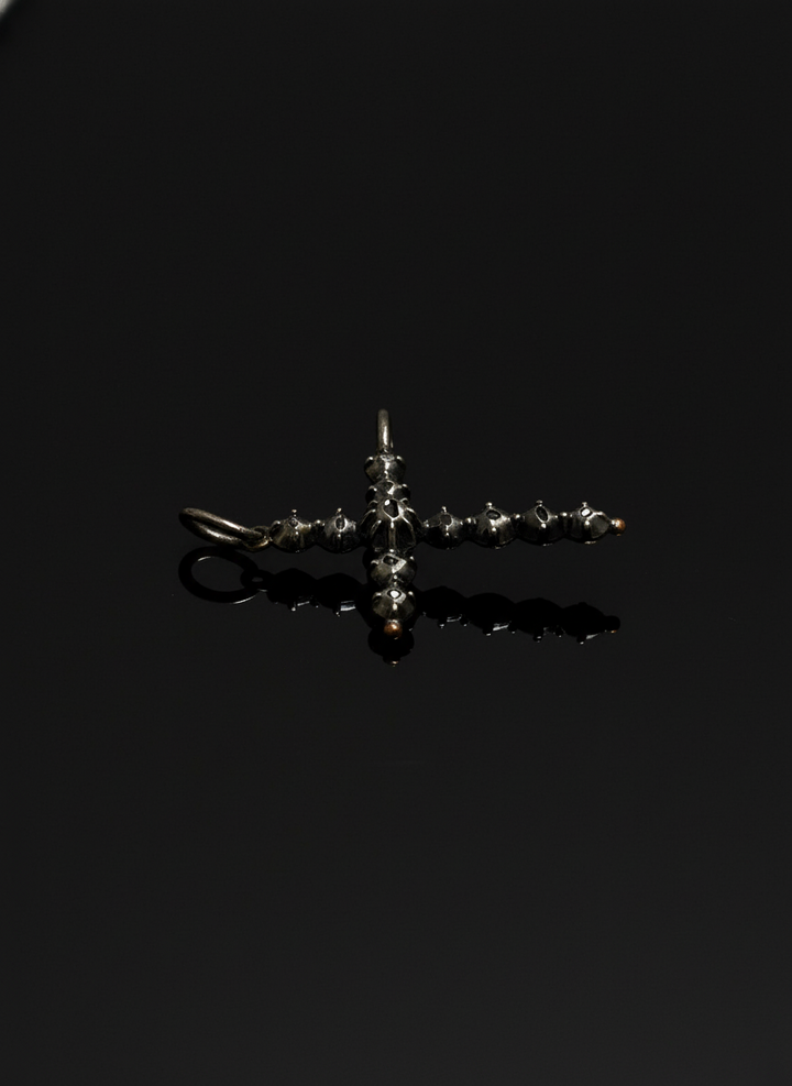 Croce di Stile Gotico con Diamanti a “Rosa”, XVIII secolo.